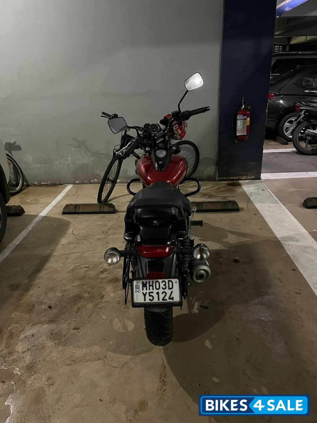 Red Bajaj Avenger Street 160