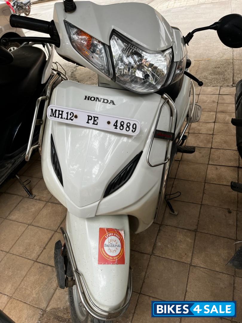 White Honda Activa 4G