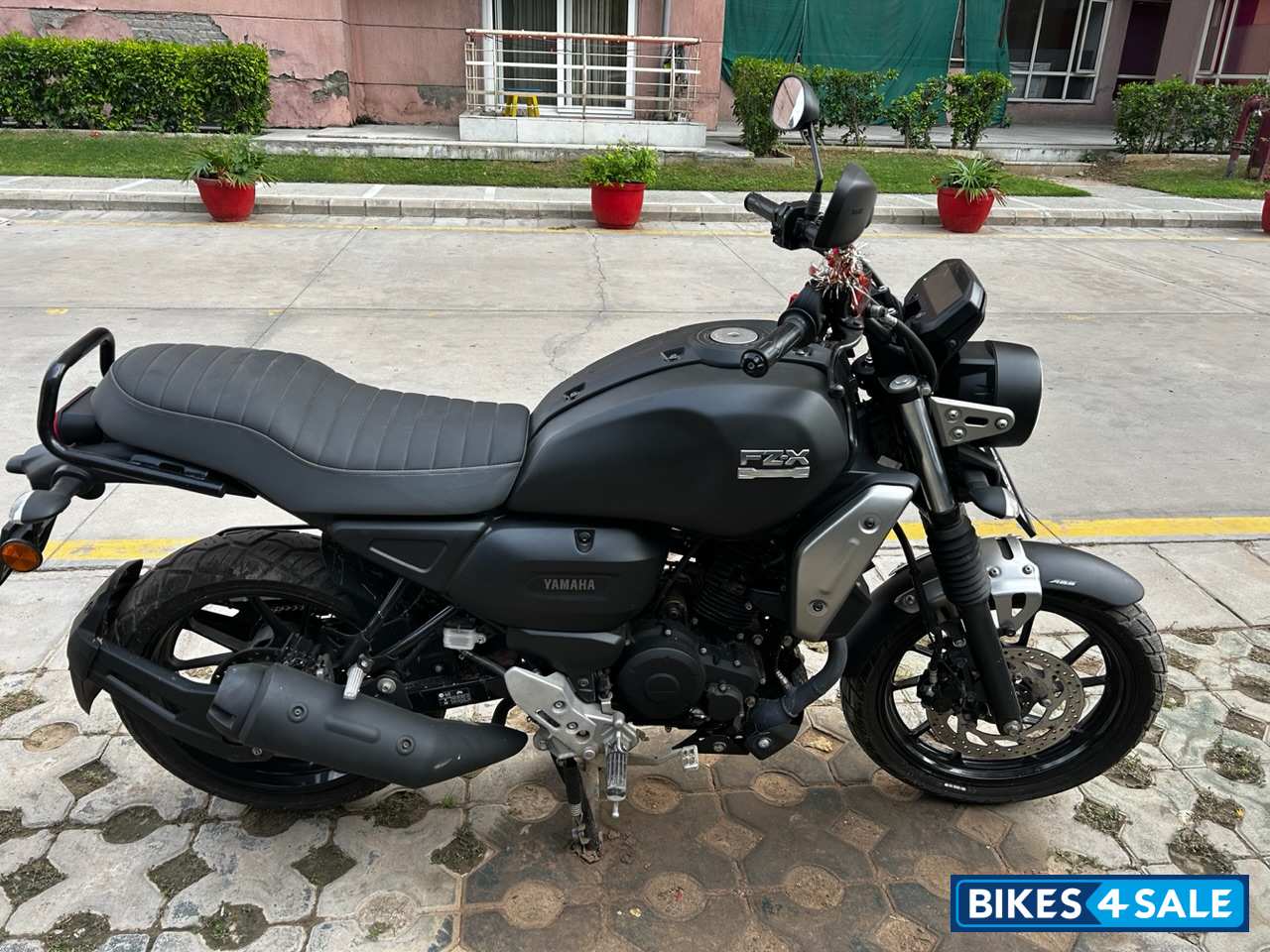 Black Yamaha FZ-X