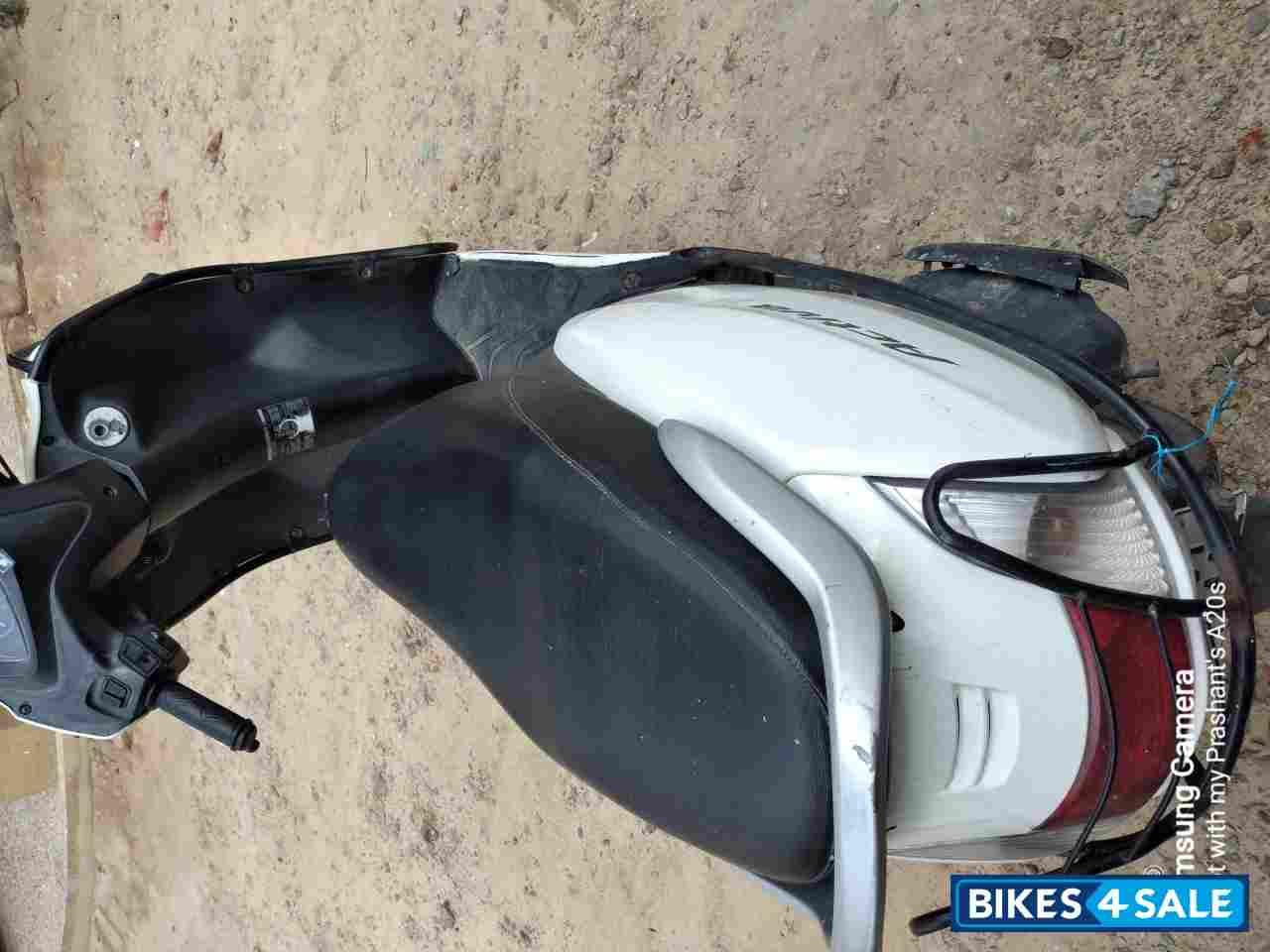 Pearl Sunbeam White Honda Activa