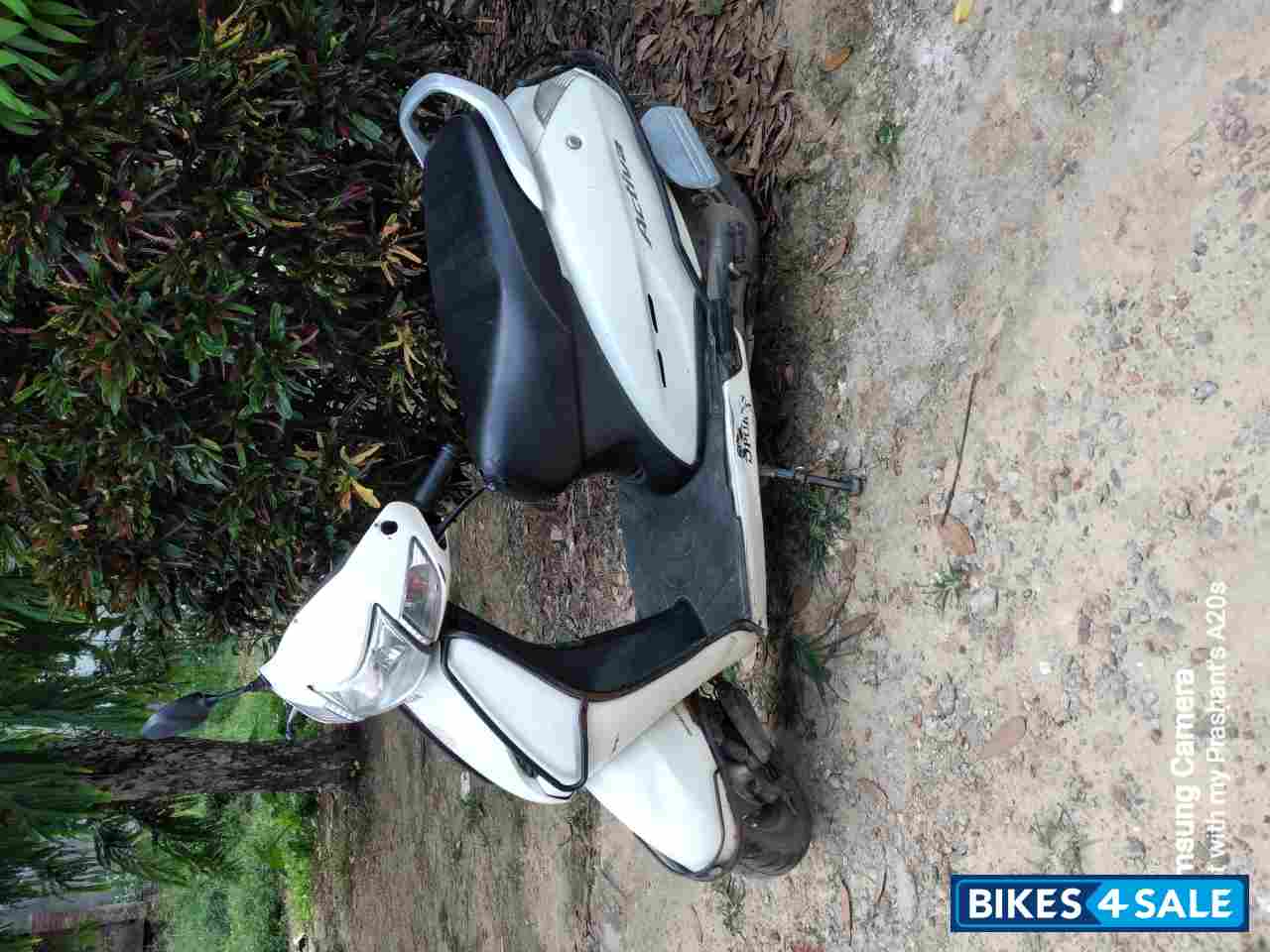 Pearl Sunbeam White Honda Activa
