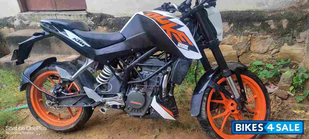 KTM Duke 200