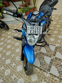 Blue Suzuki Gixxer 150