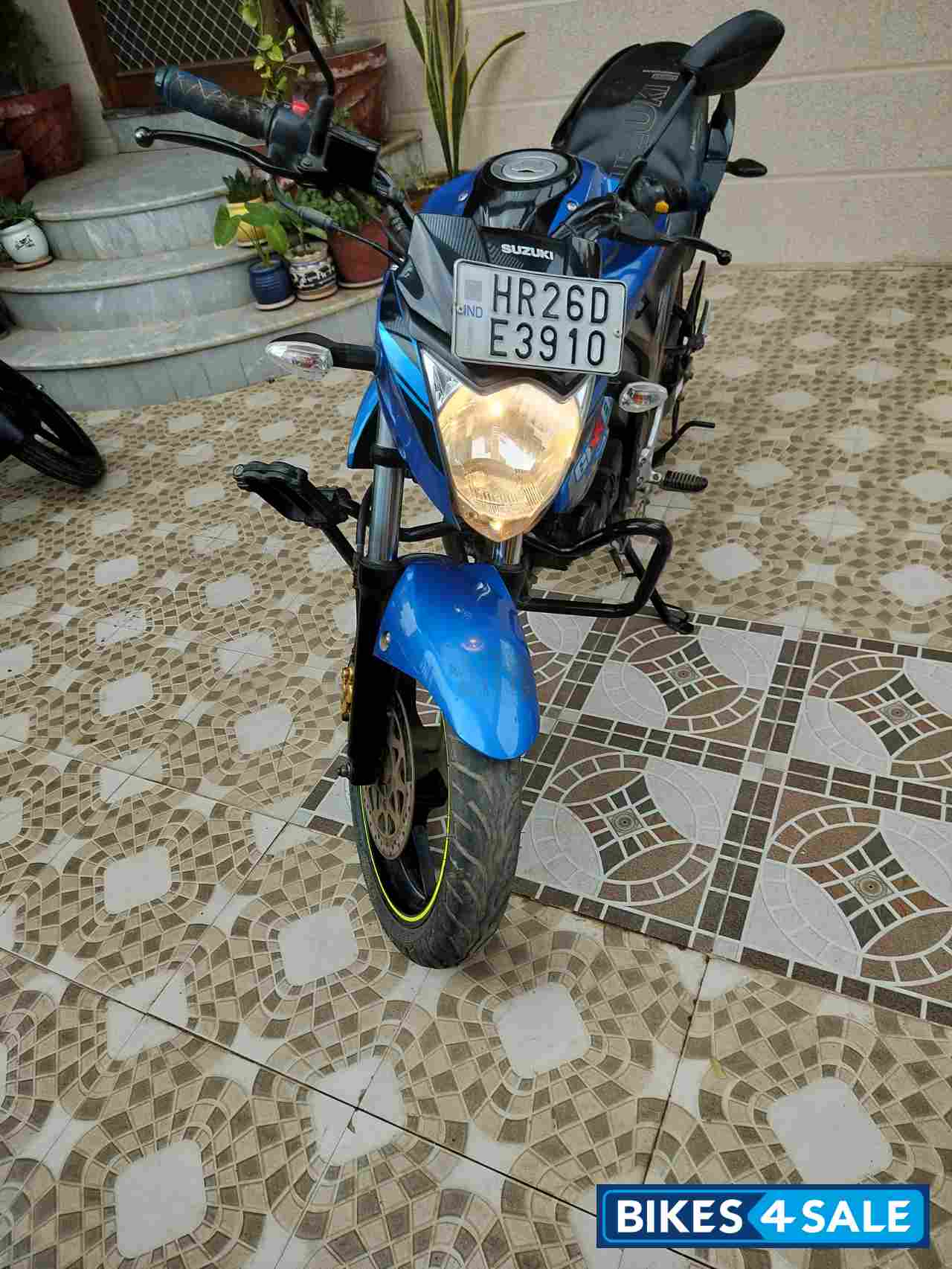 Blue Suzuki Gixxer 150