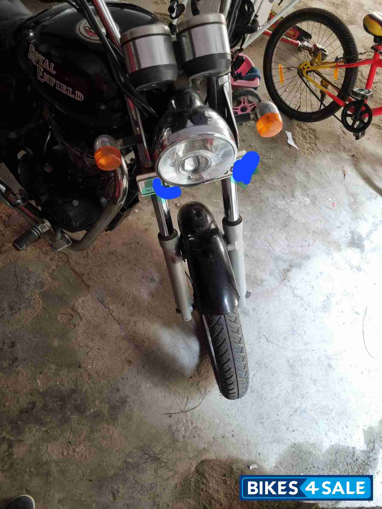 Black Royal Enfield Thunderbird 350