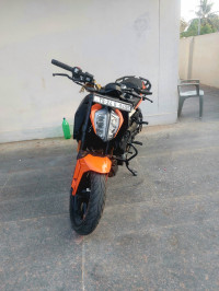 Ebony Black KTM Duke 250 2022