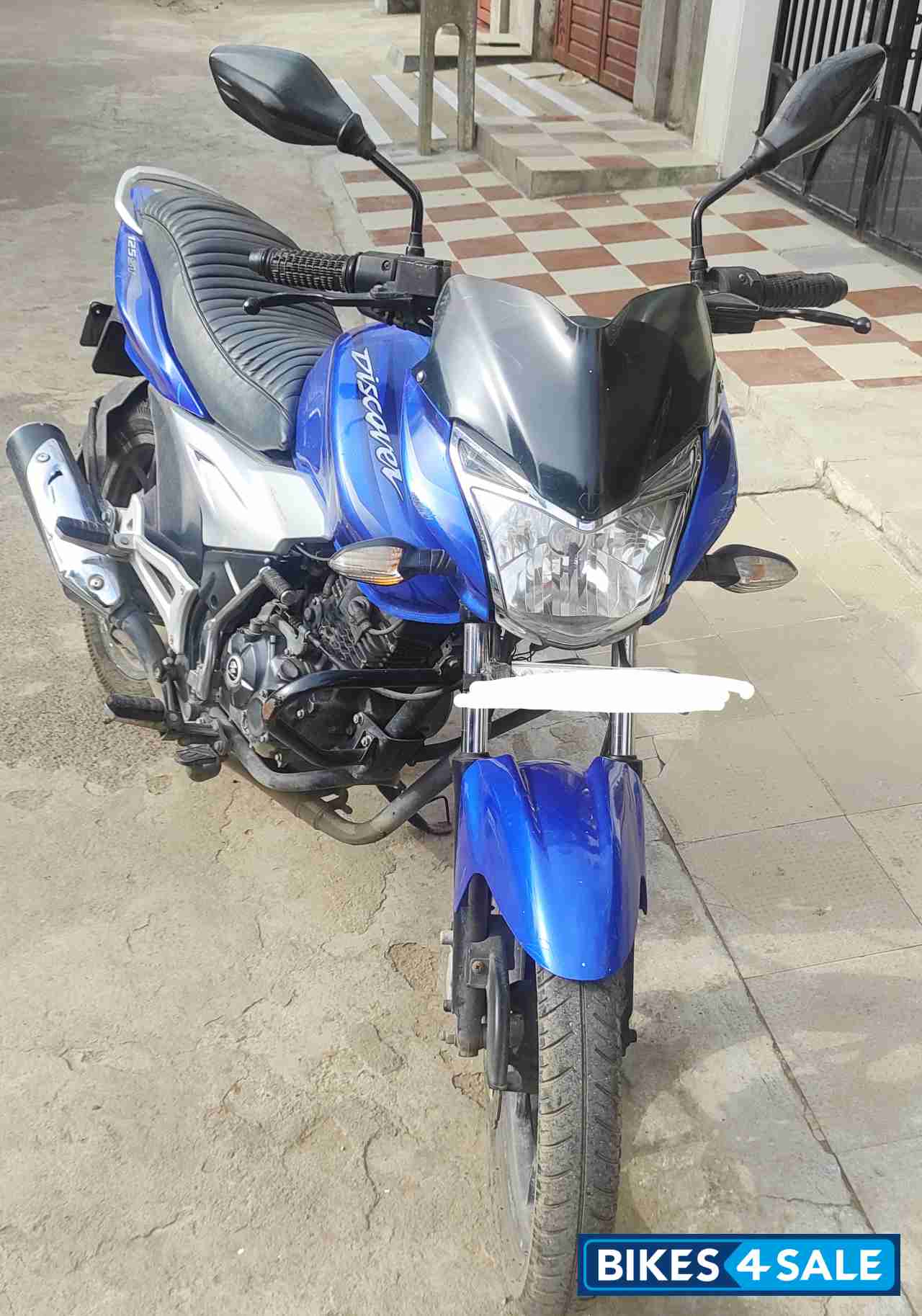 Bajaj Discover 125 ST