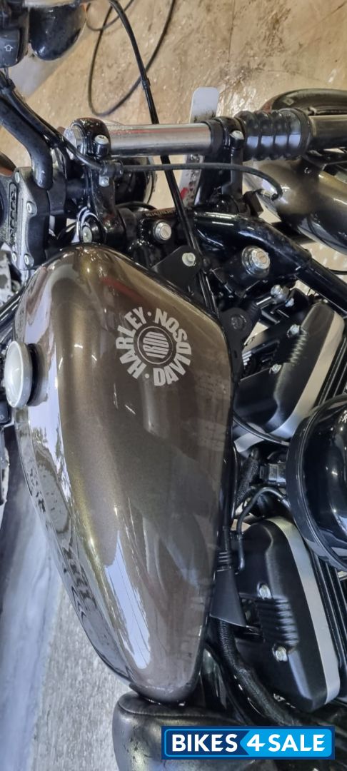 Riverside, Rock, Grey Harley Davidson Iron 883