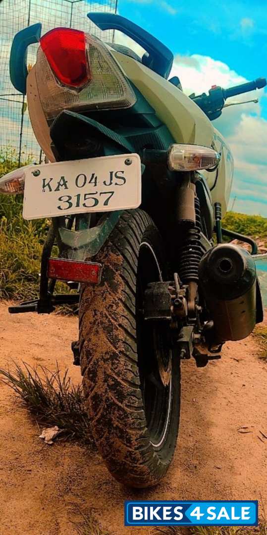 White TVS Apache RTR 180 ABS