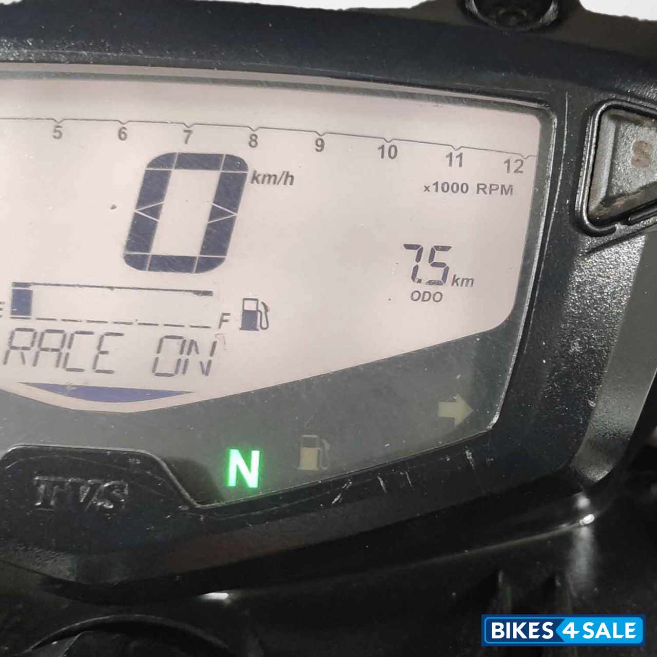 TVS Apache RTR 200 4V