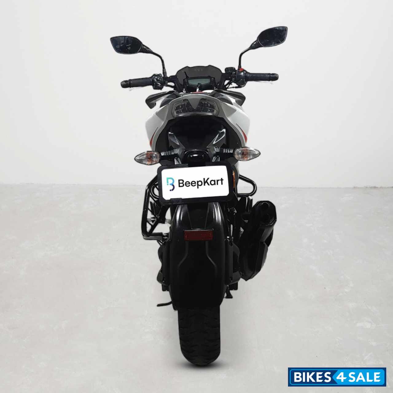 TVS Apache RTR 200 4V TVS Apache RTR 200 4V