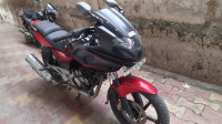 Red&black Bajaj Pulsar 220F