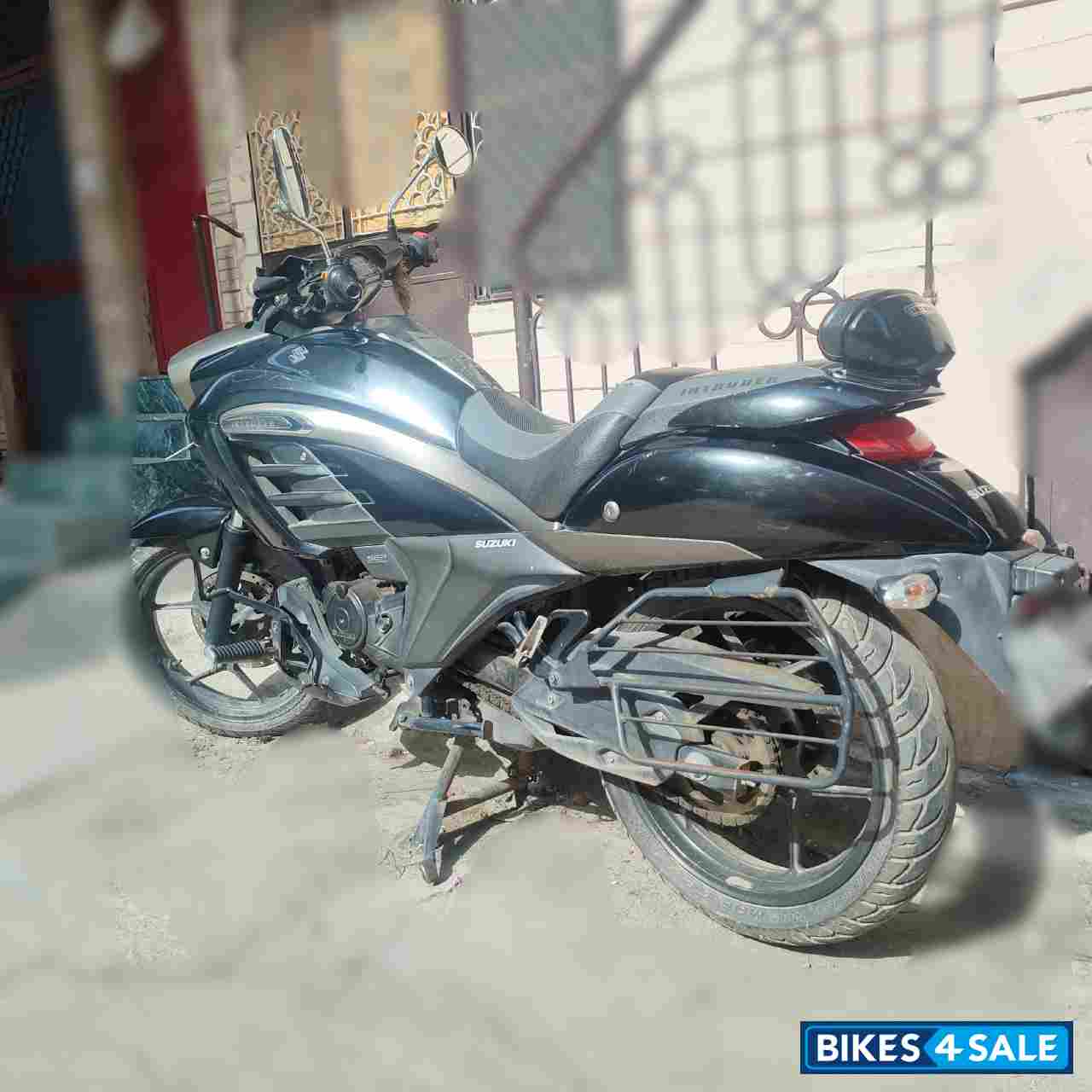 Black Suzuki Intruder 150