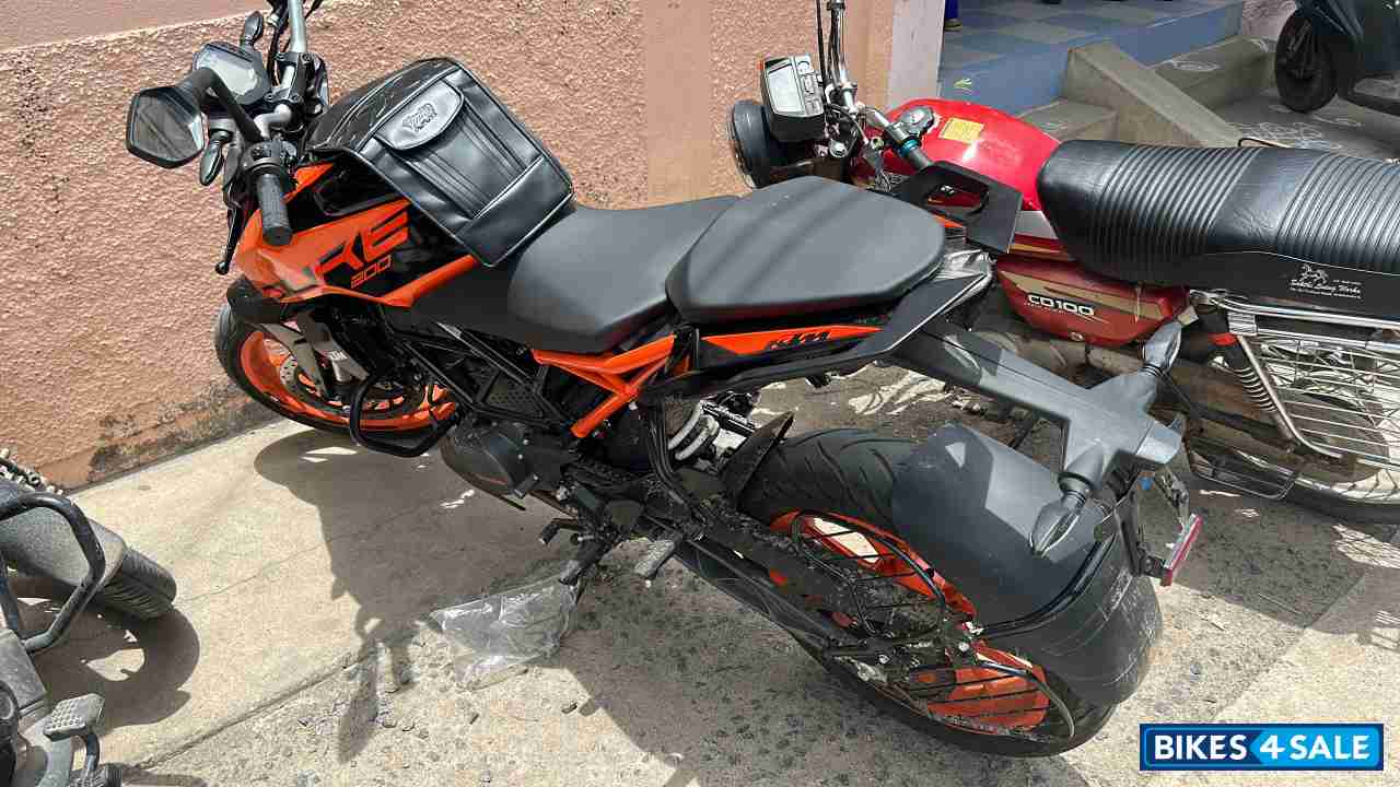 KTM Duke 200