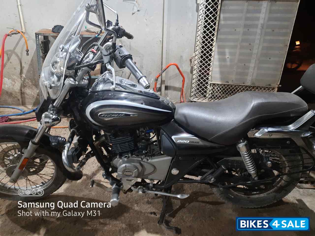 Bajaj Avenger 220 DTS-i Bajaj Avenger 220 DTS-i