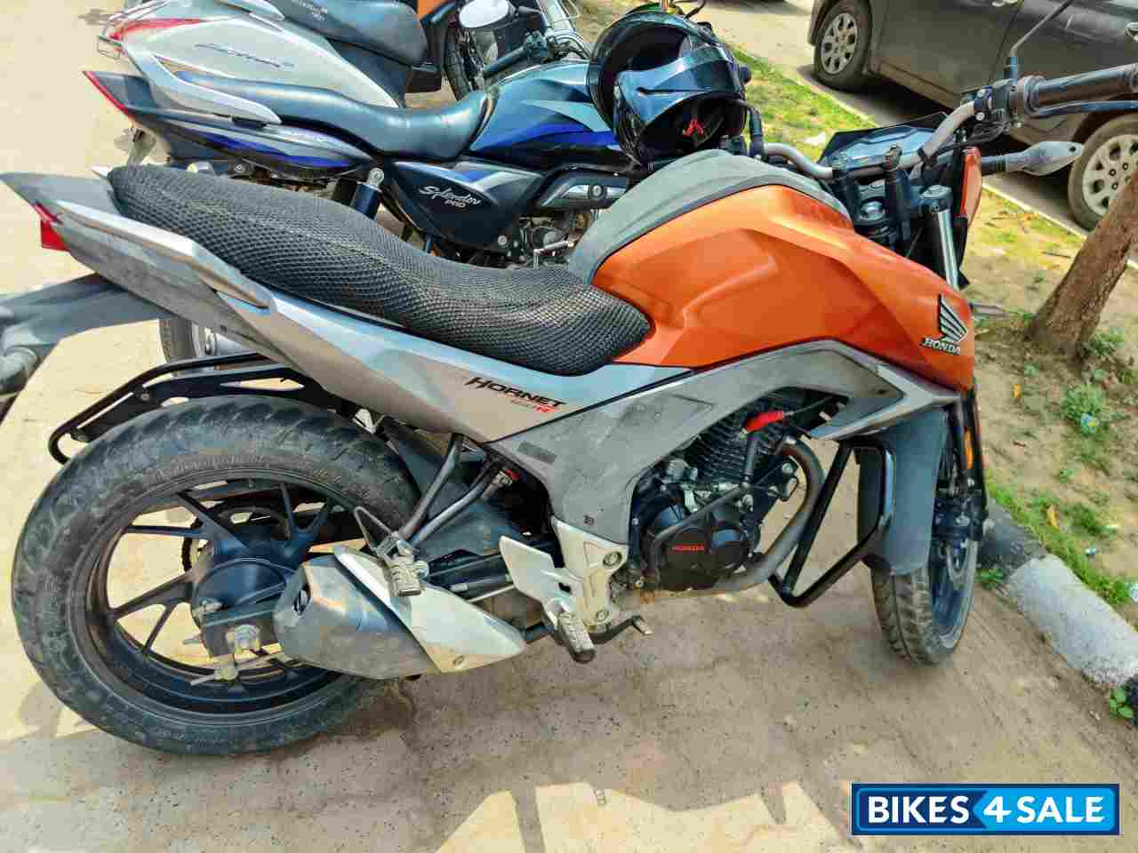 Orange Honda CB Hornet 160R ABS