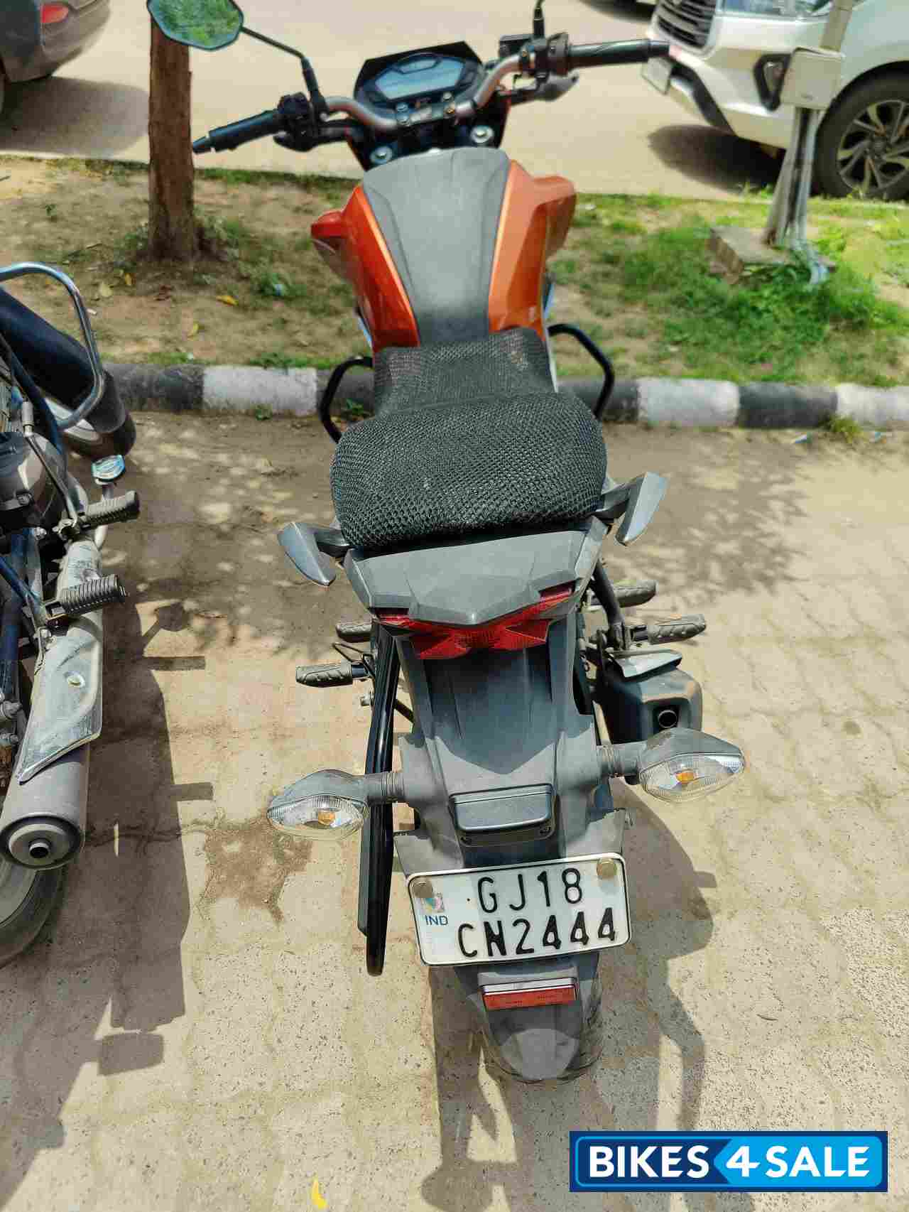 Orange Honda CB Hornet 160R ABS