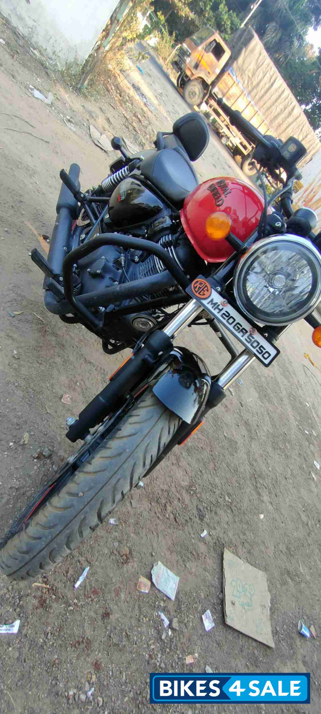 Red Royal Enfield Meteor 350 Fireball