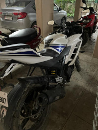 White/blue Yamaha YZF R15 V2