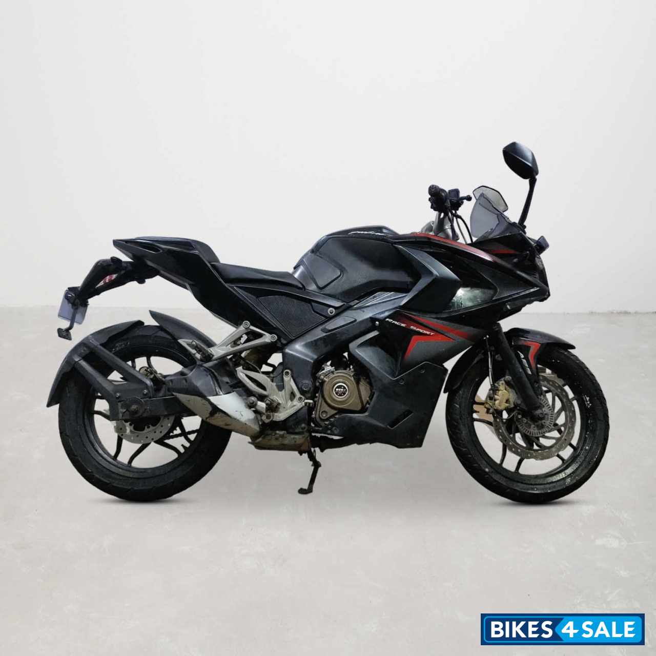 Bajaj Pulsar RS 200