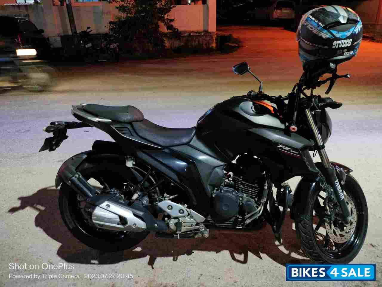 Matt Black Yamaha FZ25