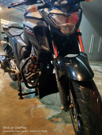 Matt Black Yamaha FZ25