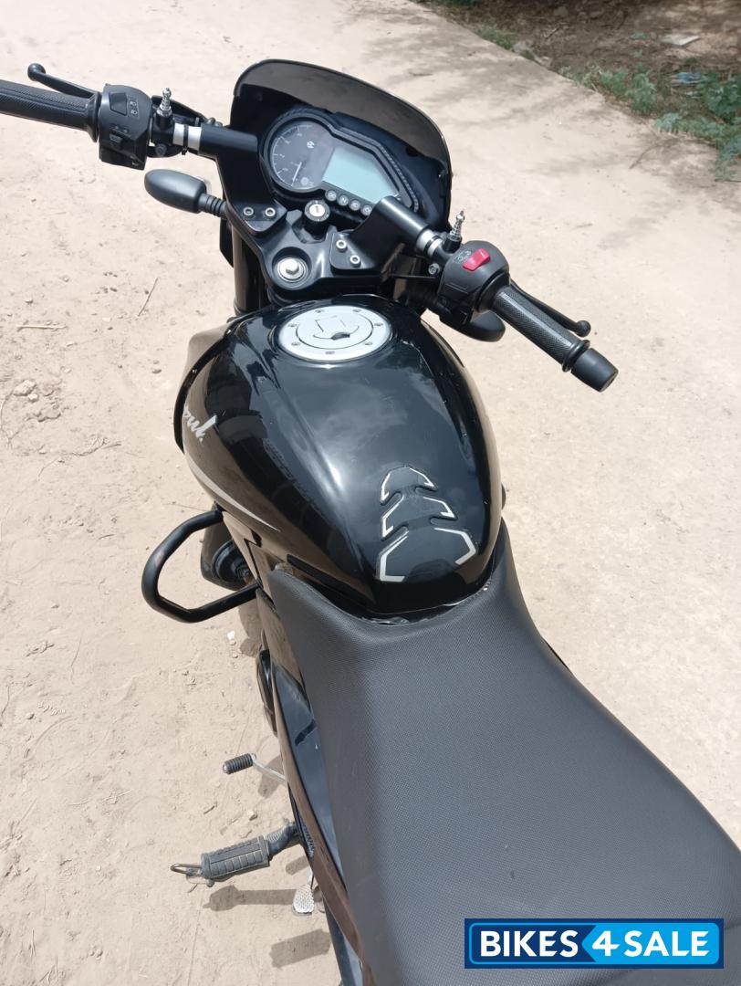 Bajaj Pulsar 125 Split Seat