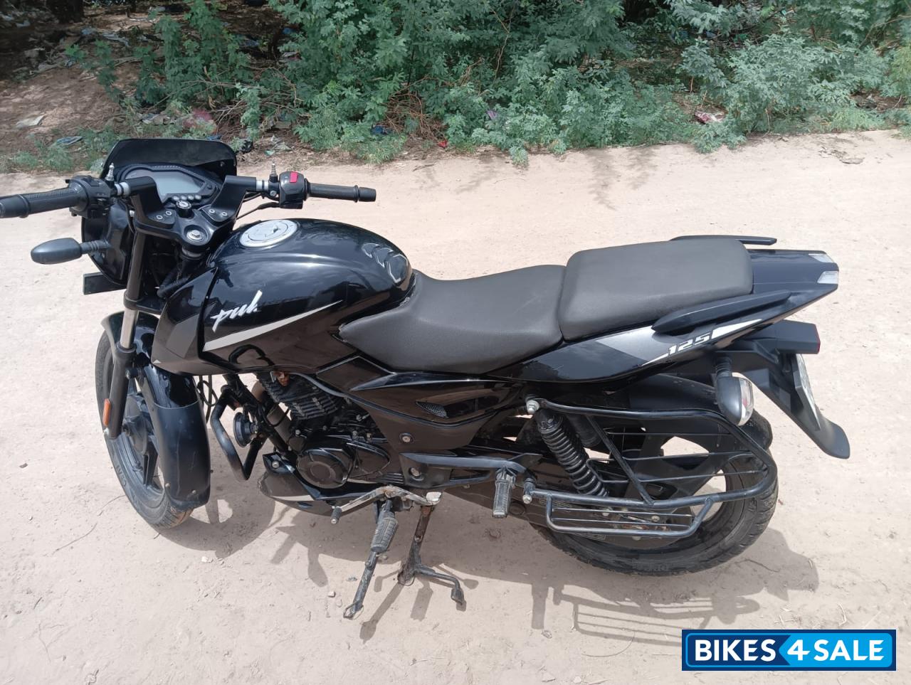 Bajaj Pulsar 125 Split Seat