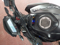 Black Bajaj Dominar 400