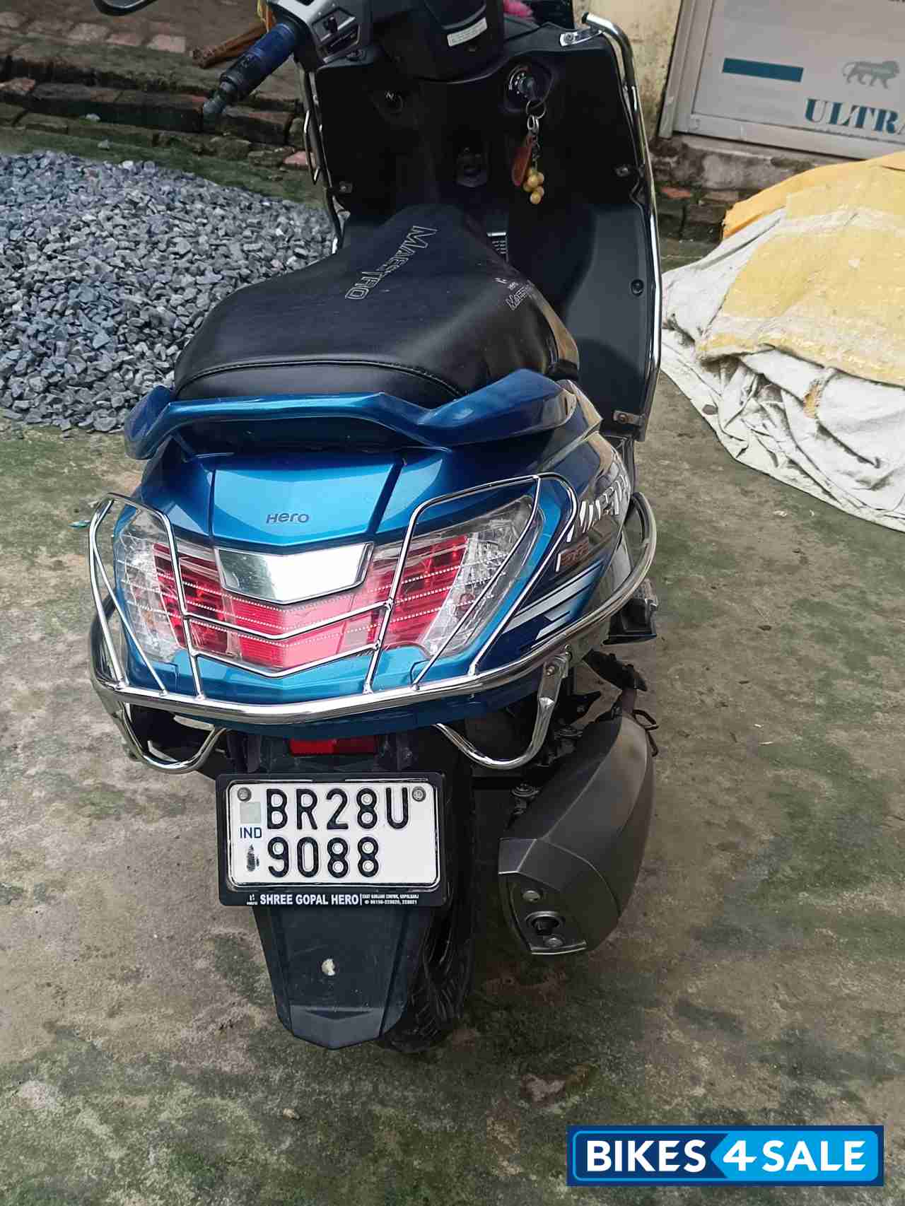 Blue Metallic Hero Maestro Edge 125