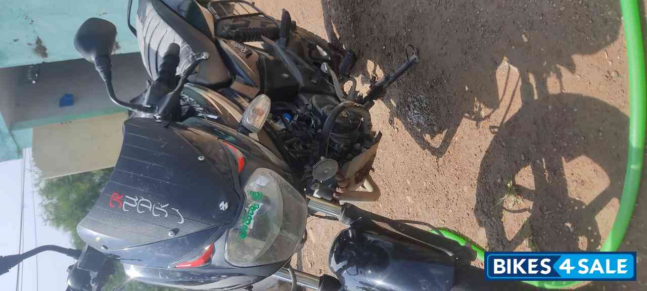 Ebony Black Bajaj Pulsar 150 DTSi