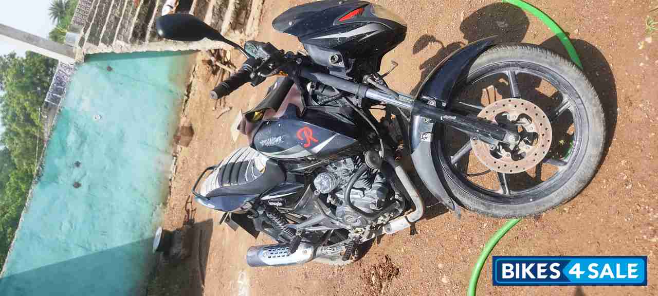 Ebony Black Bajaj Pulsar 150 DTSi