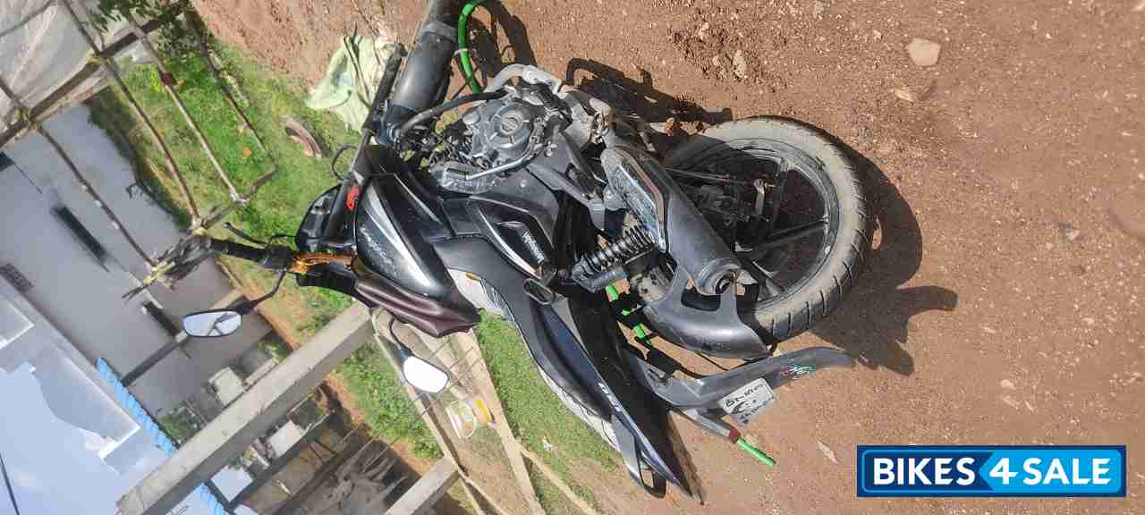 Ebony Black Bajaj Pulsar 150 DTSi