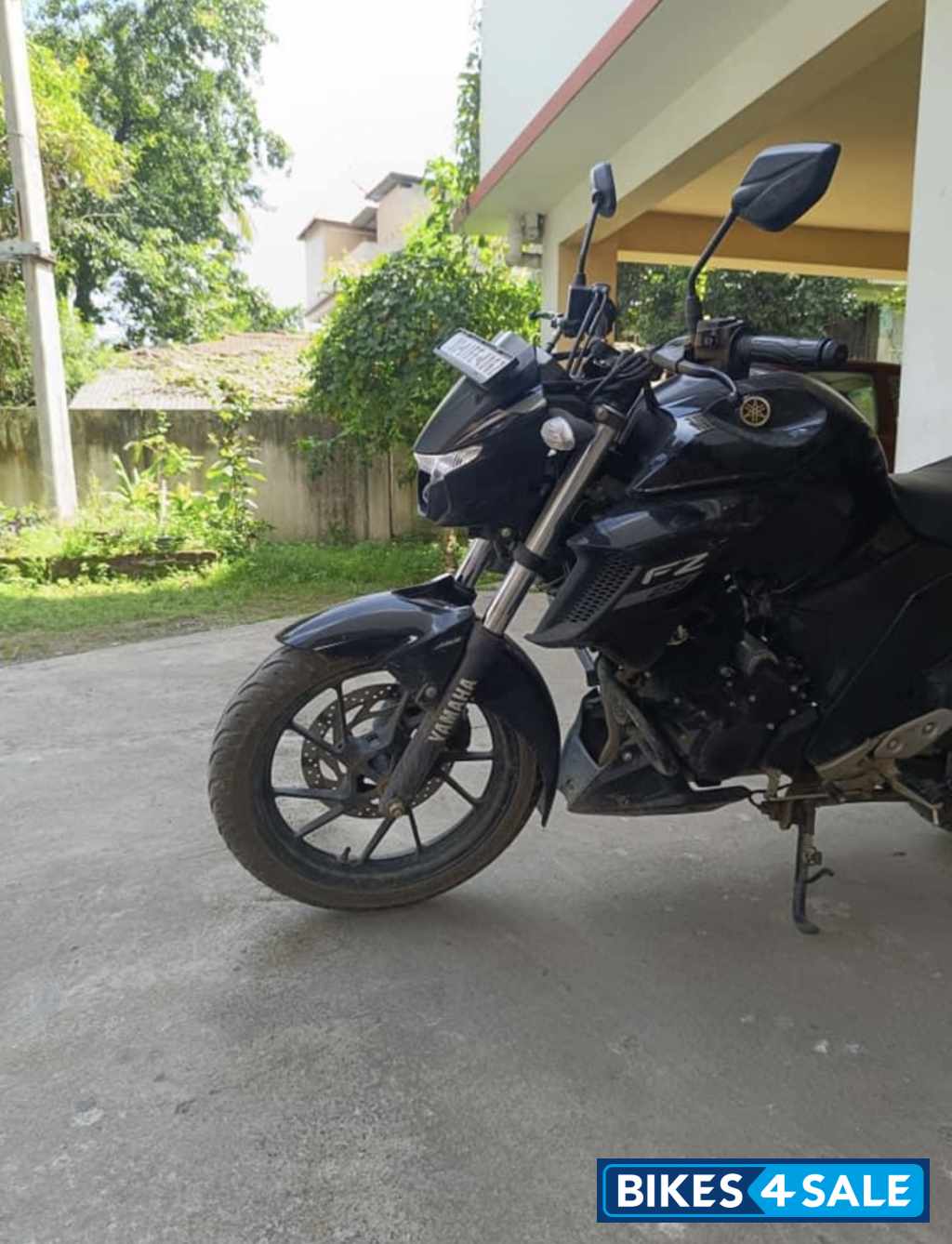 Black Yamaha FZ 25 BS6