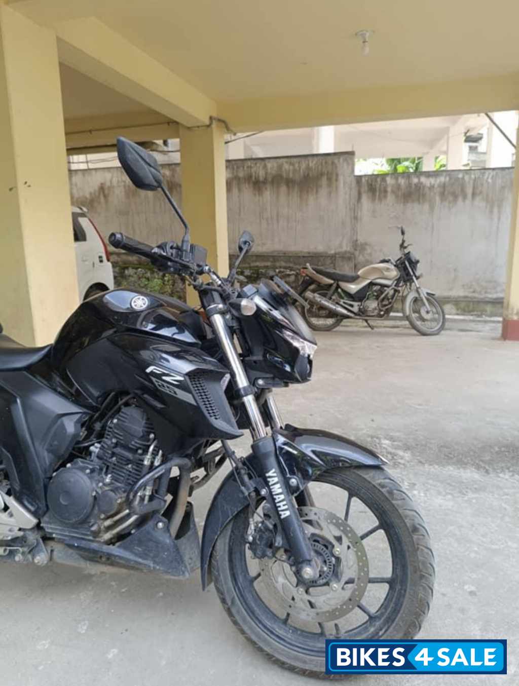 Black Yamaha FZ 25 BS6