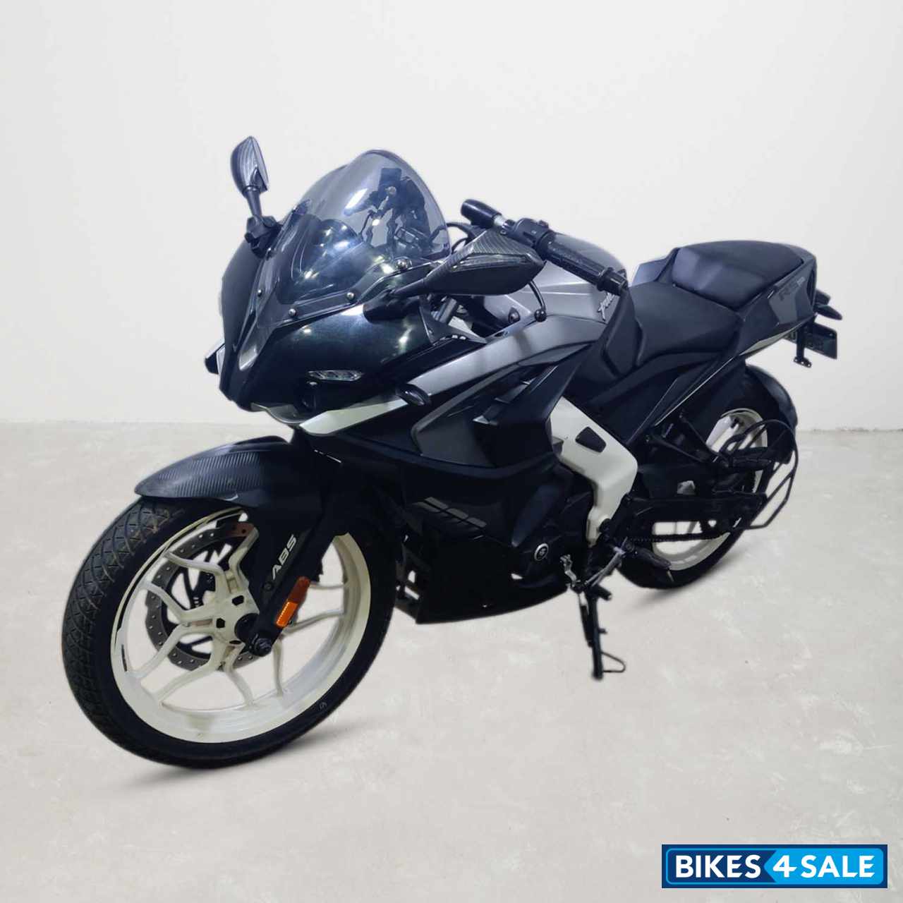 Bajaj Pulsar RS 200