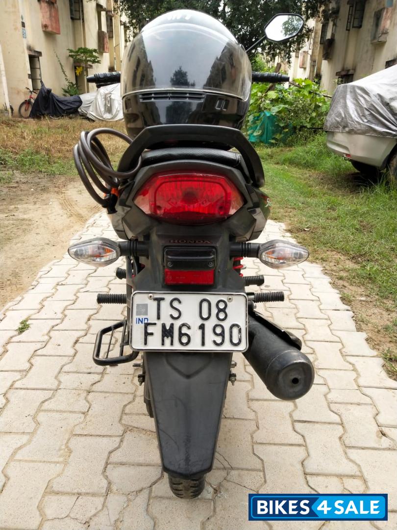 Black And Red Honda CB Shine SP