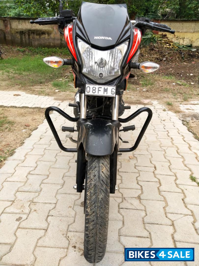 Black And Red Honda CB Shine SP