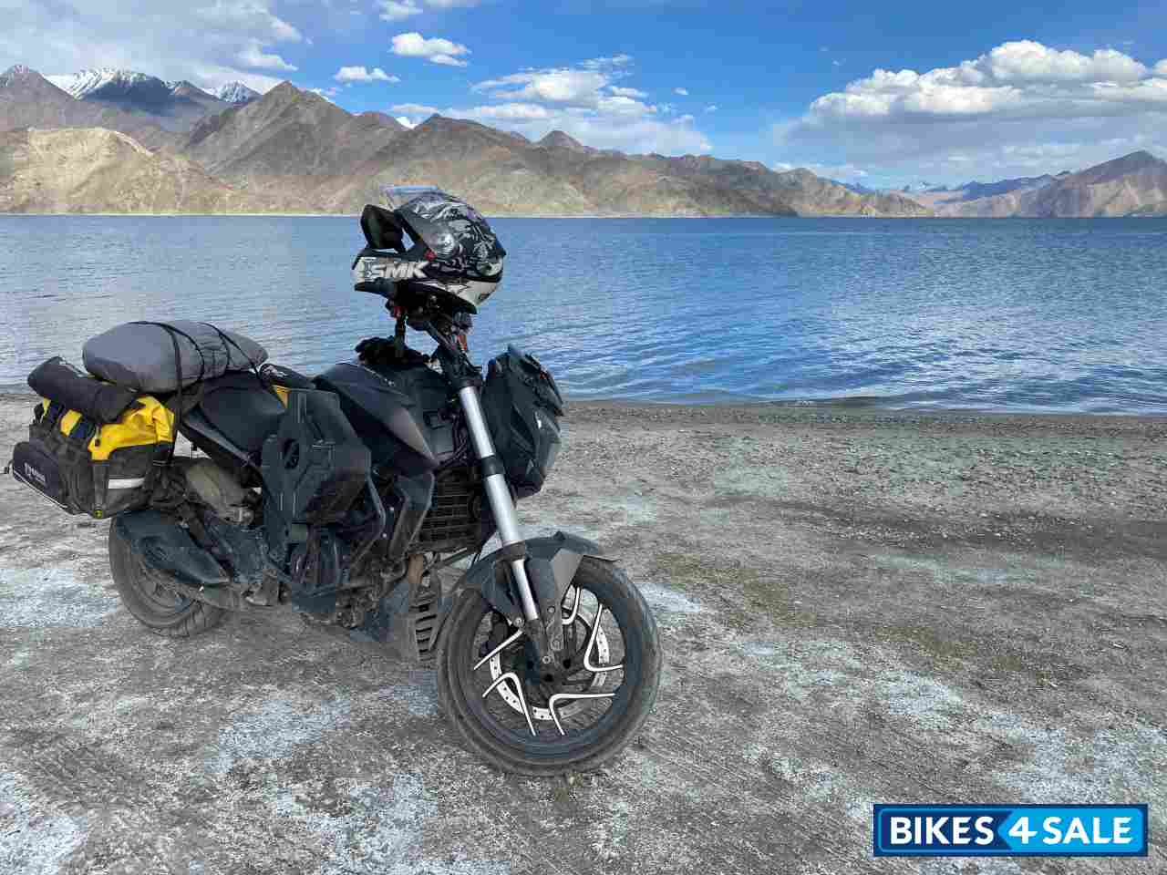 Black Bajaj Dominar 400 ABS BS6