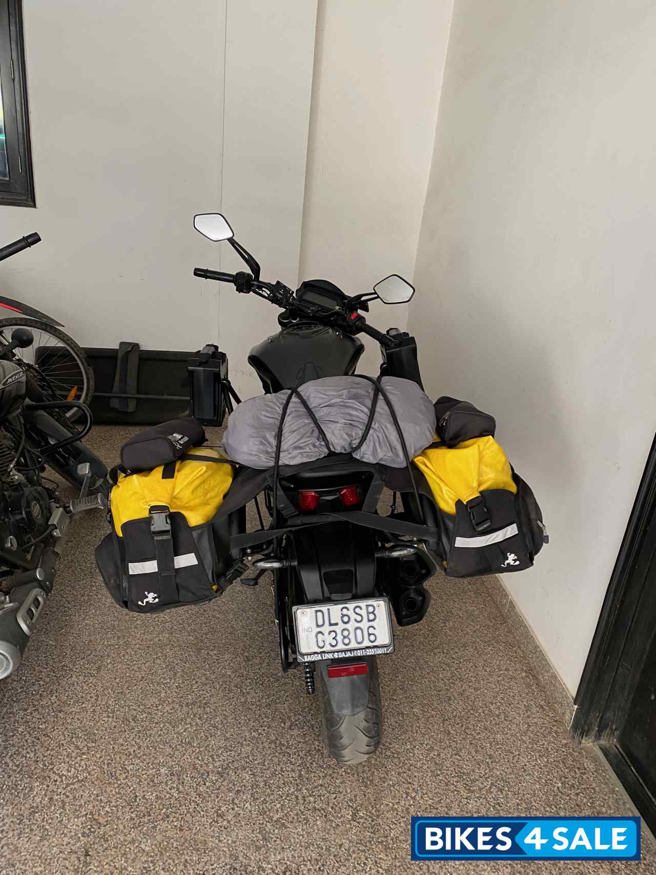 Black Bajaj Dominar 400 ABS BS6