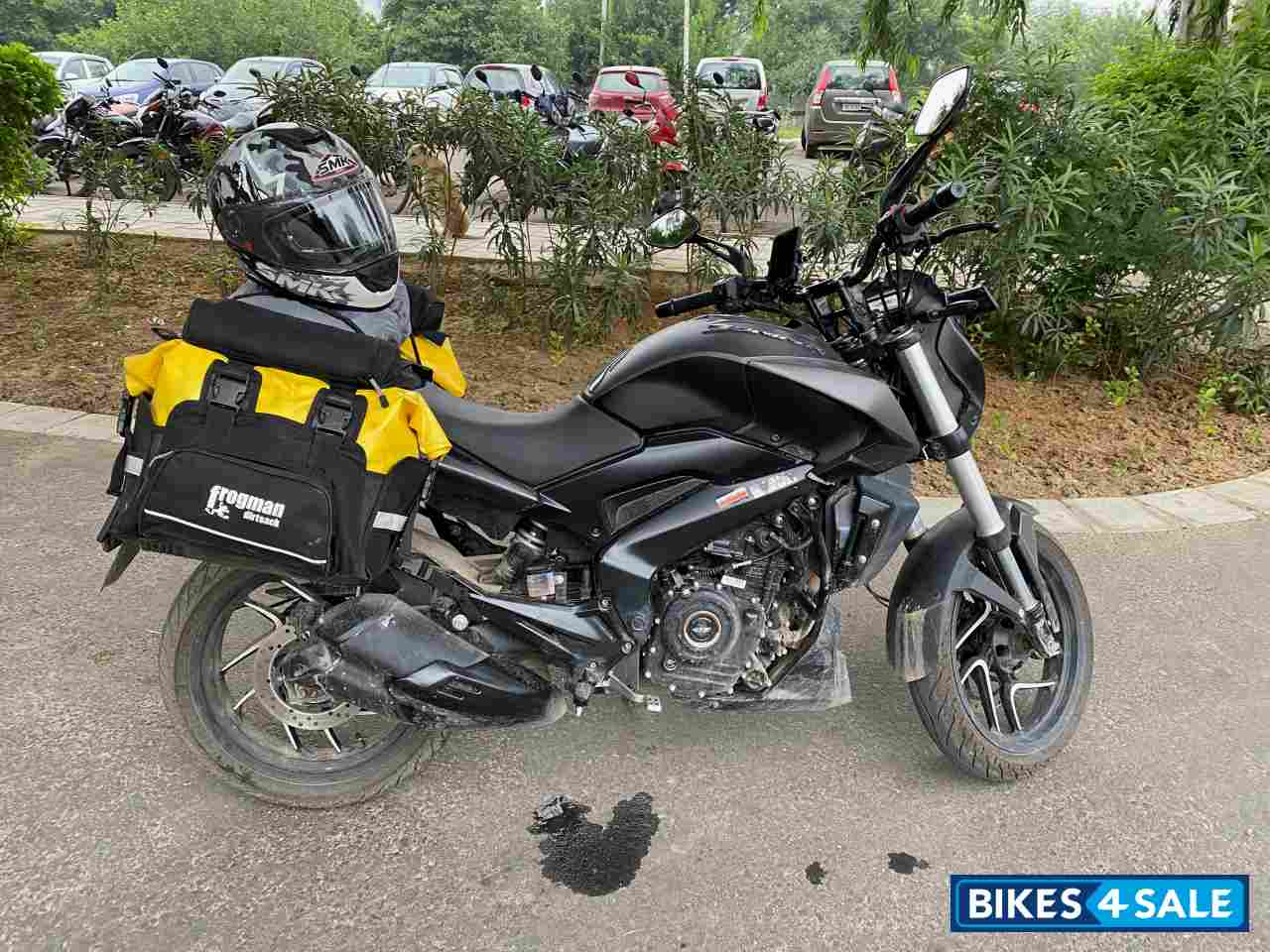 Black Bajaj Dominar 400 ABS BS6