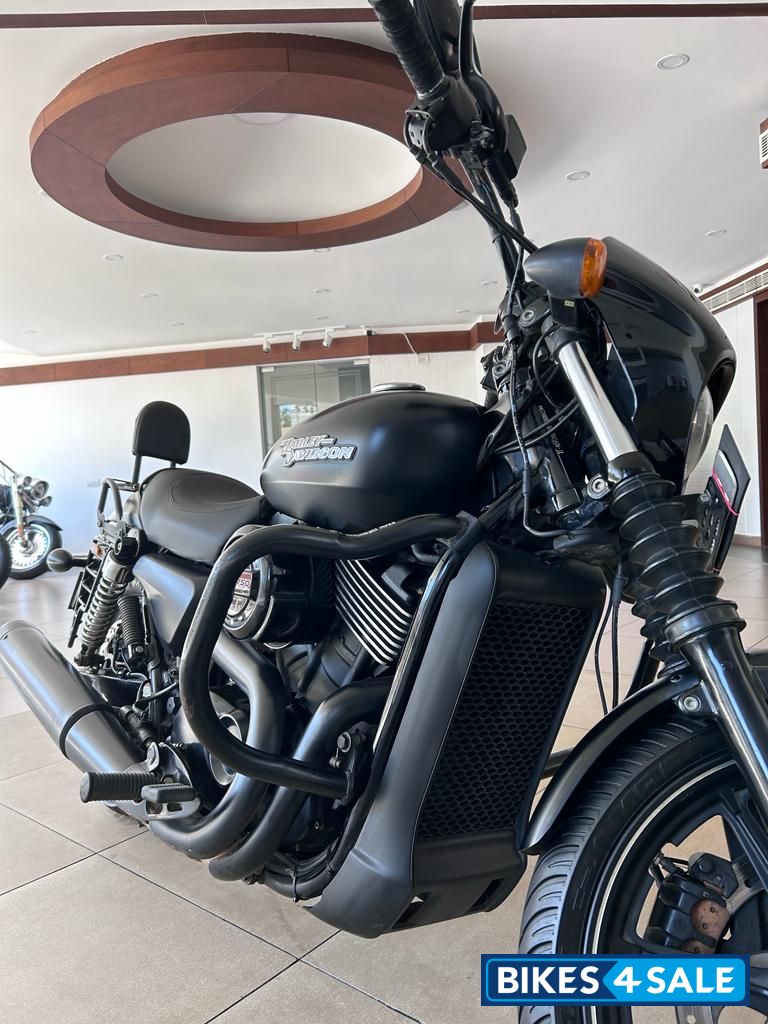 Matt Black Harley Davidson Street 750