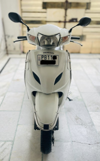 White Honda Activa Activa 3G