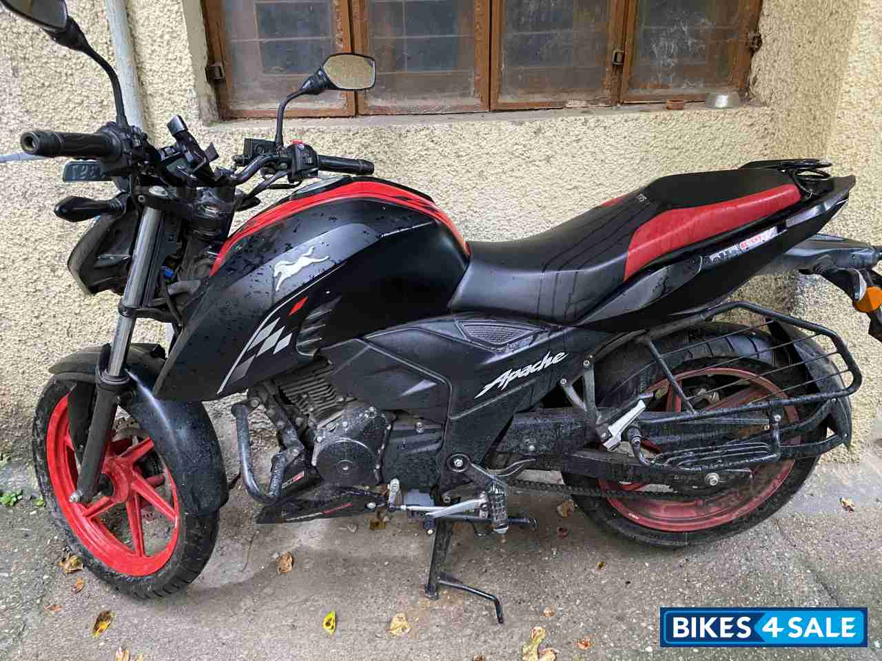 Matte Black TVS Apache RTR 160 4V Special Edition