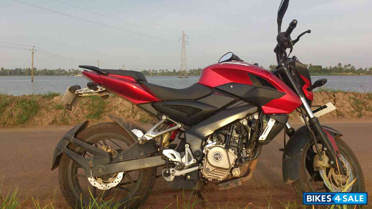 Bajaj Pulsar 200 NS