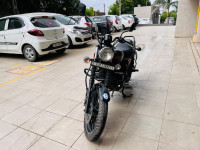 Black Bajaj Avenger Street 220
