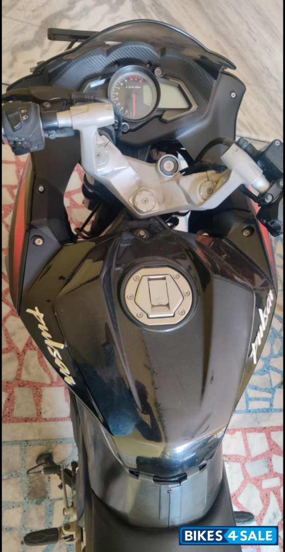 Bajaj Pulsar RS 200