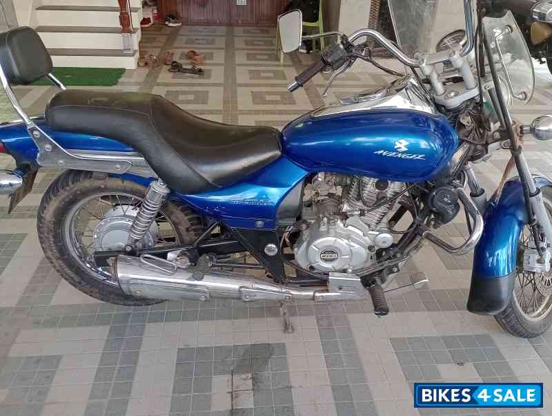 Bajaj Avenger 220 DTS-i