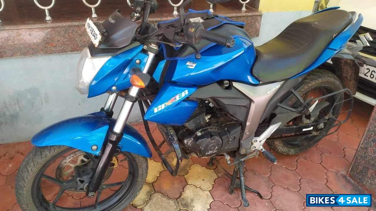 Blue Suzuki Gixxer 150