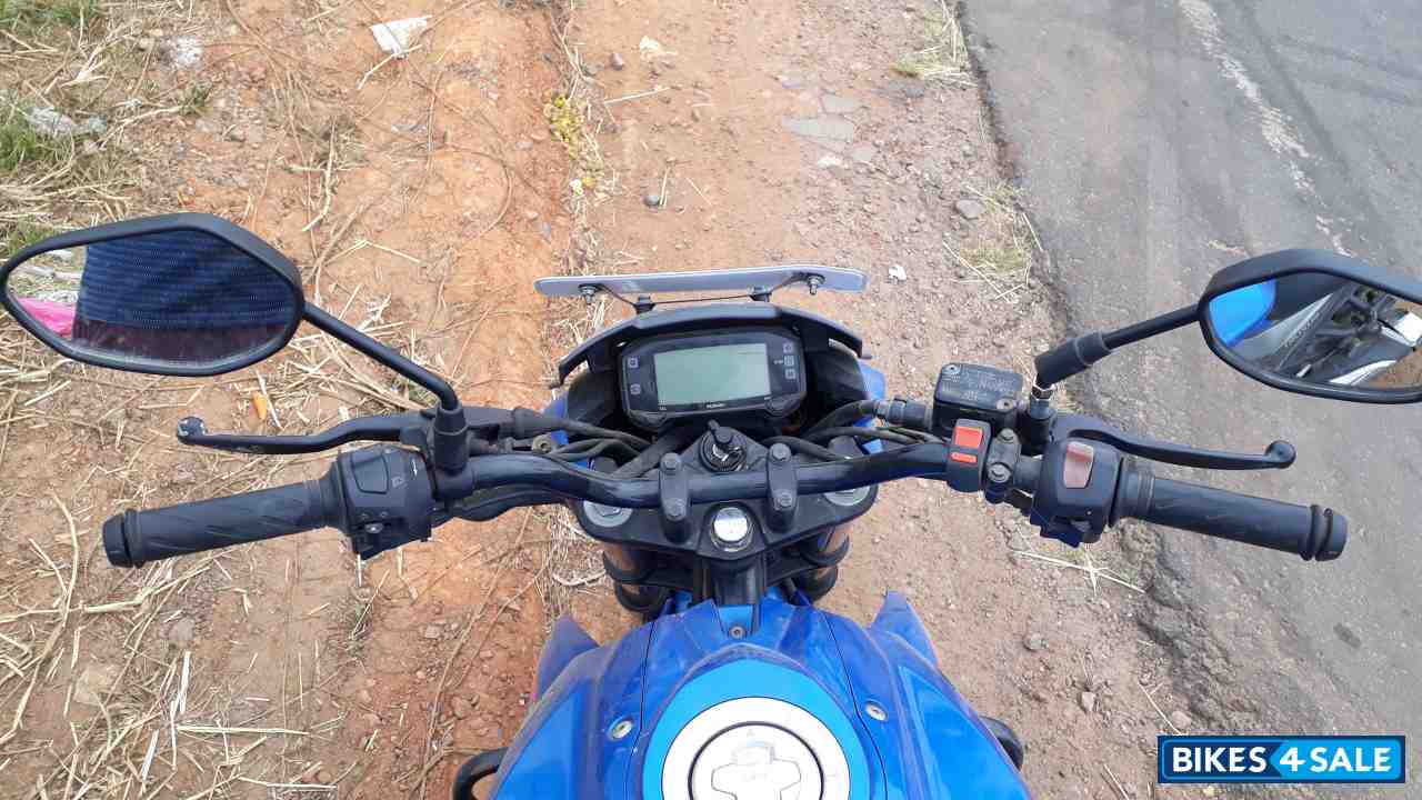 Blue Suzuki Gixxer 150